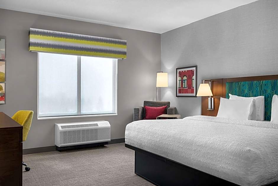 Hampton Inn & Suites Orangeville, ON