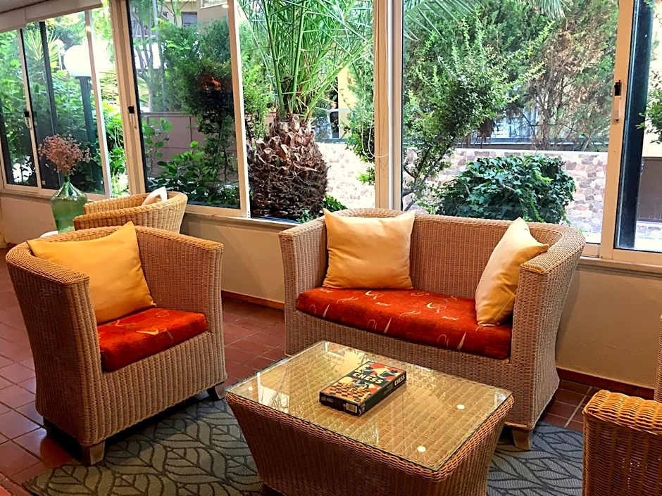 Caravel Hotel Apartments