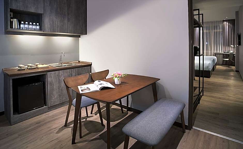 Urban H Hotel