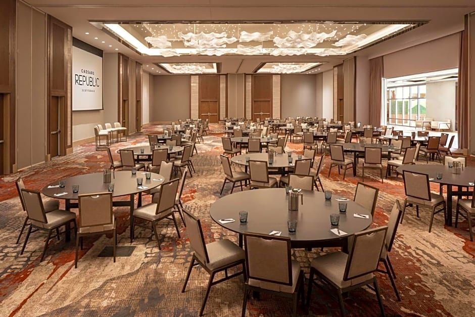 Caesars Republic Scottsdale, a Hilton Hotel