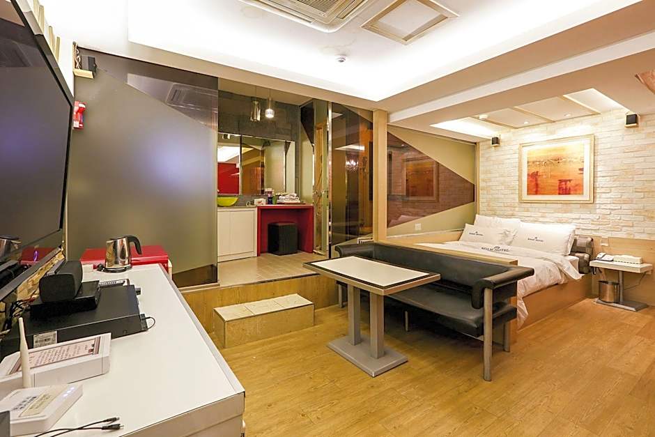 Koam Tourist Hotel