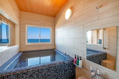 Japanese-Style Family Twin Room with Sea View