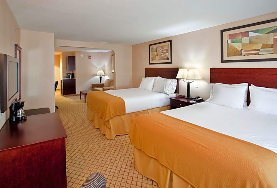 Holiday Inn Express and Suites Wichita Airport By IHG