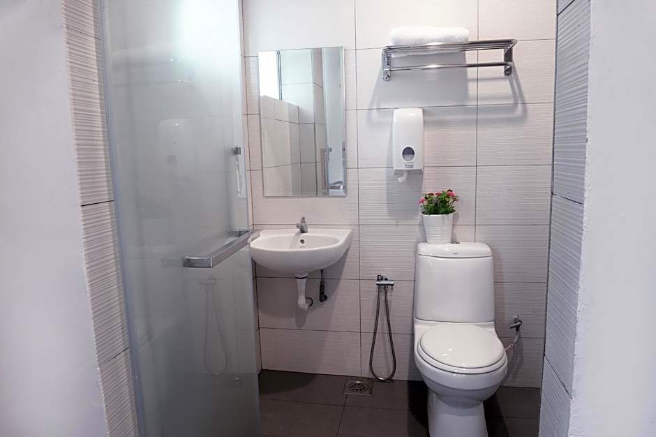 BREZZA HOTEL SITIAWAN