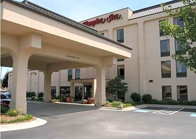 Hampton Inn - Hillsville