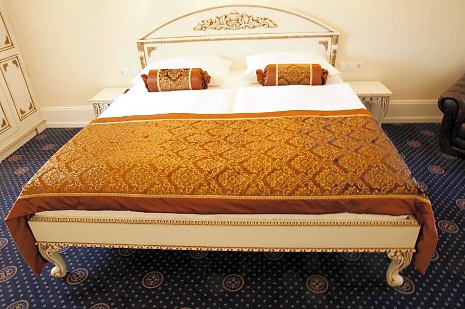 Photo 1 of 6 of Royal Suite
