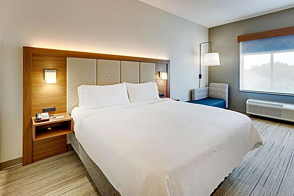 Holiday Inn Express & Suites Weatherford By IHG