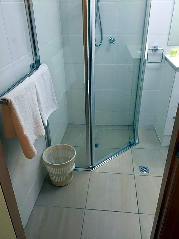 Hampton Court Apartments