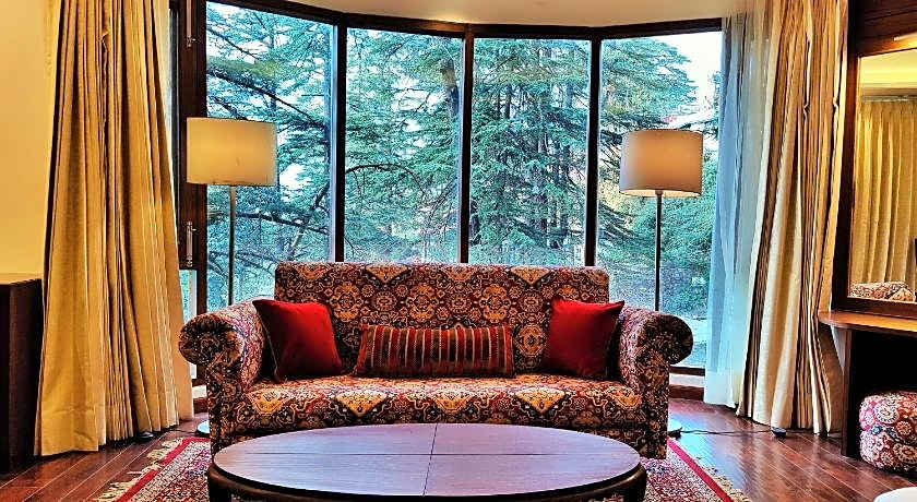 Royale Retreat Hotel And Spa Near Mall