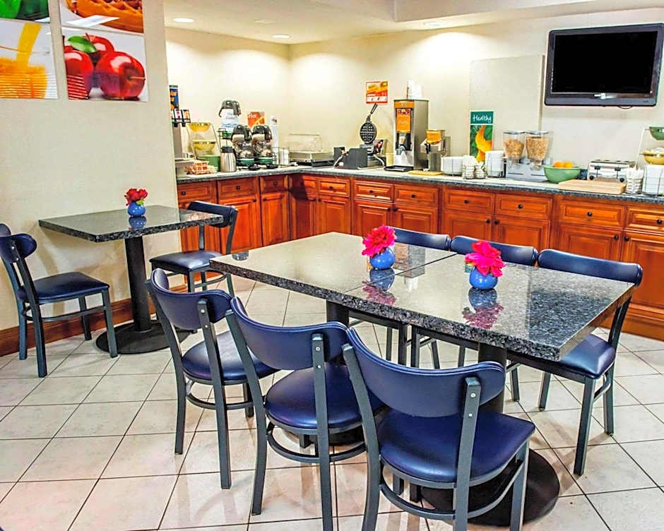 Quality Inn & Suites North Gibsonia
