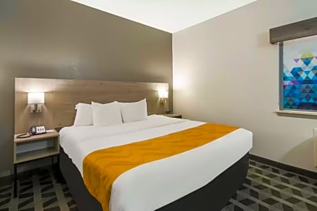 1 Queen Bed, Nonsmoking