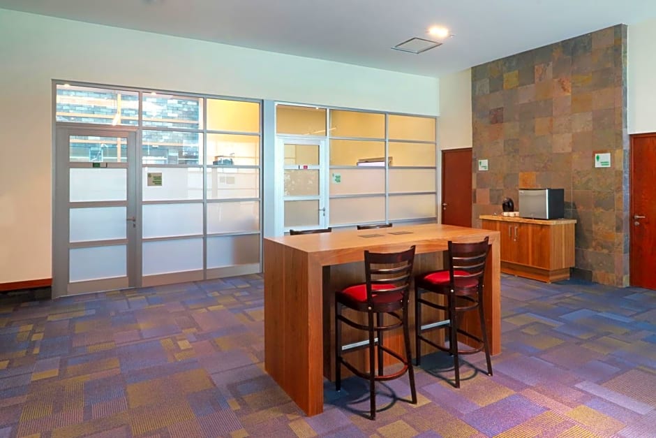 Holiday Inn Leon Plaza Mayor By IHG