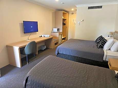 Deluxe Queen Room - Balcony
