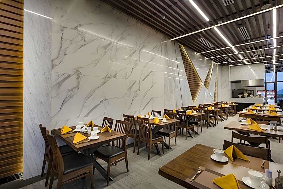 EMERALD BAY HOTEL & SPA