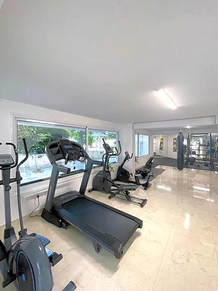 Artemis Cynthia Complex