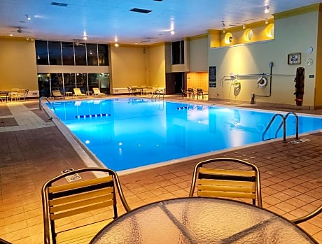 La Quinta by Wyndham Appleton College Avenue