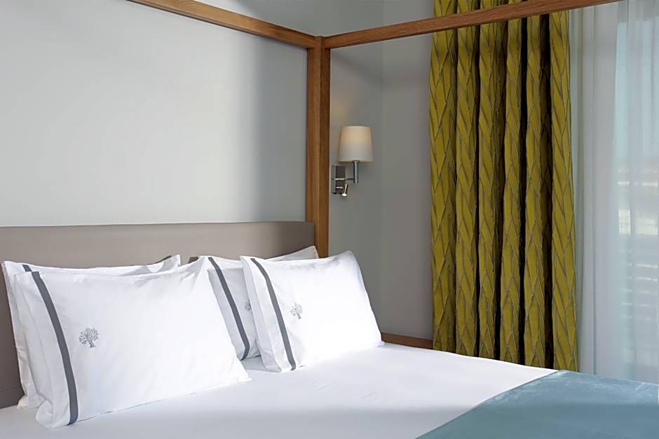 Lagouvardos Village Hotel