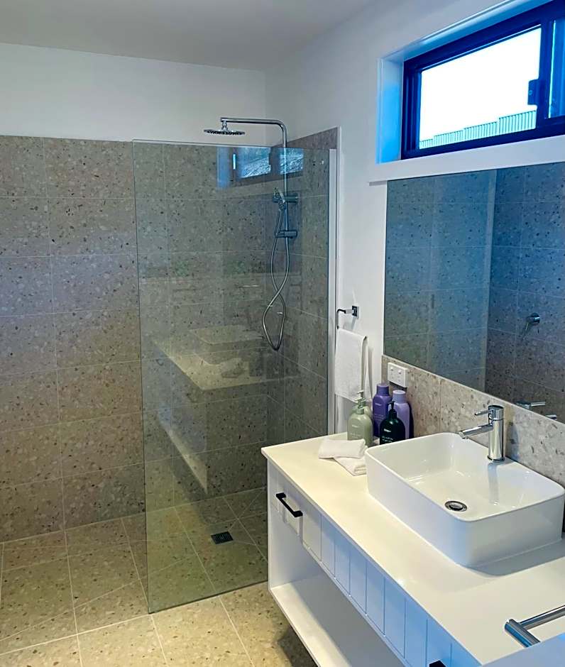 Fox on the Run - Motel Kilmore