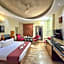 Royal Castle Grand