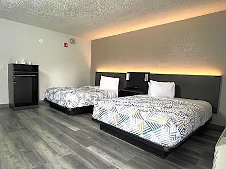 Queen Room with Two Queen Beds - Disability Access - Non-Smoking