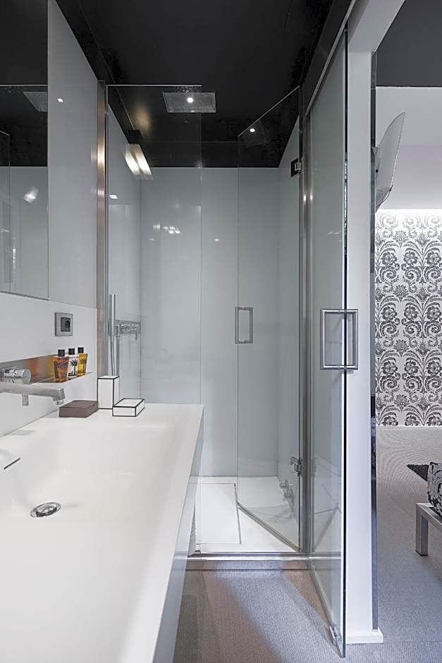 Charming House Iqs