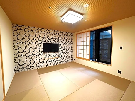 Japanese-Style Room with Shower