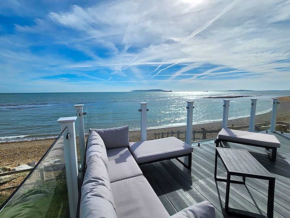 Pemberton Avon pitch 30 Creek Caravan Park dog friendly