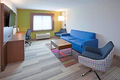 Suite - Hearing Accessible - Non-Smoking