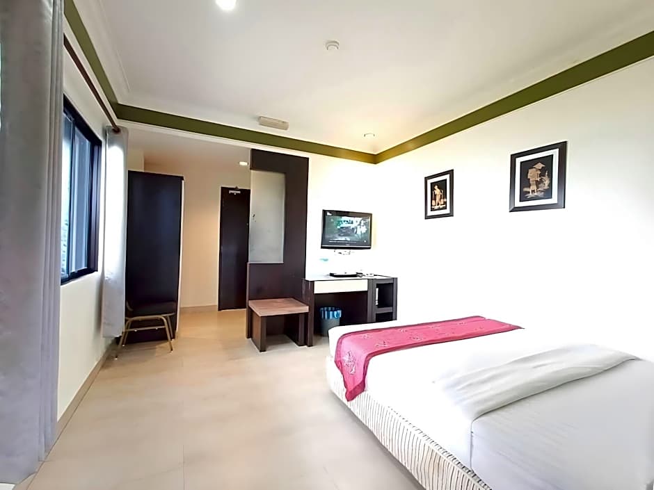 Maya Hotel