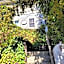 Oak Hill Inn