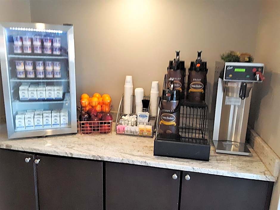 Super 8 by Wyndham Valdosta/Conf Center Area