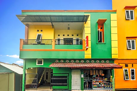 OYO 2165 Alyah Guest House Syariah