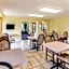 Rodeway Inn & Suites Hwy 290 Nw