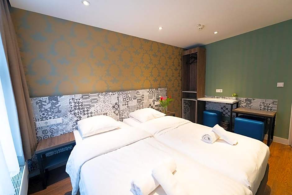 The Old Nickel Hotel