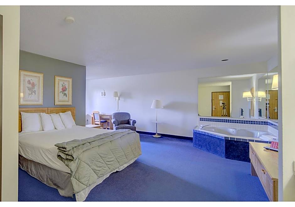 Capital O Amerihost Inn and Suites Fulton Hwy 54 MO