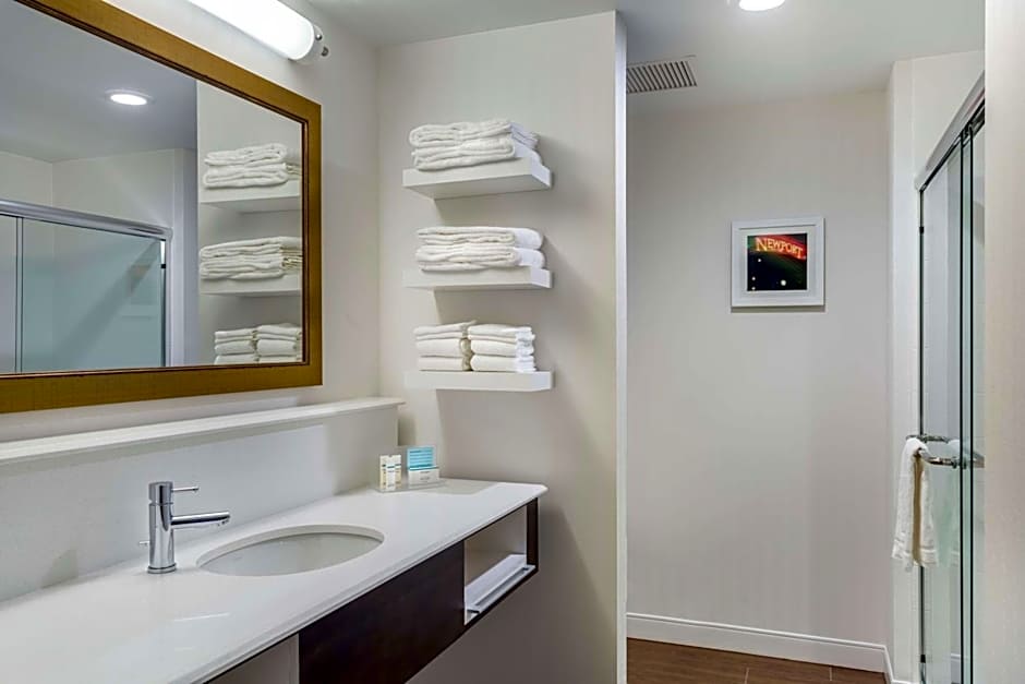 Hampton Inn By Hilton - Suites Newport-Cincinnati KY