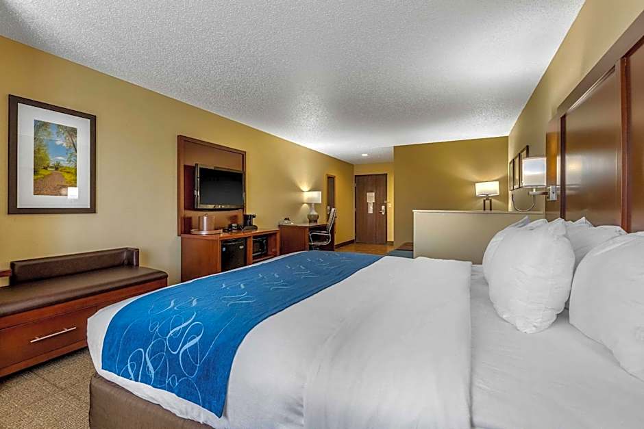 Comfort Suites Cedar Falls Industrial Park