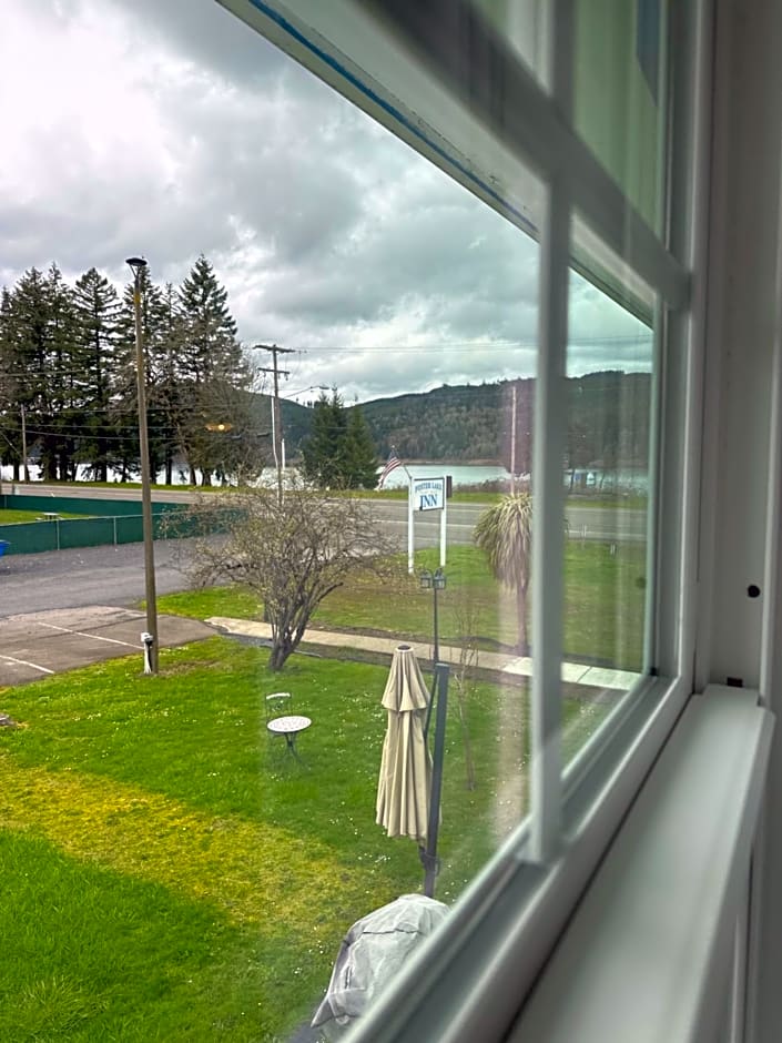 Foster Lake Inn