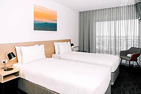 Standard Twin Room with Balcony - No Housekeeping