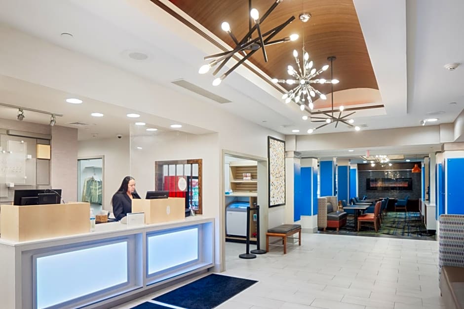 Holiday Inn Express and Suites - Stroudsburg