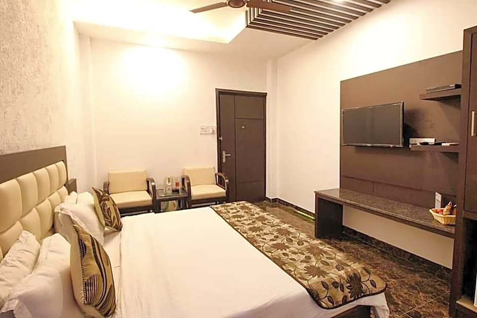 FabHotel Arihant Inn