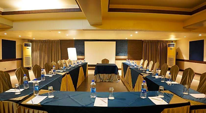 Hotel Sadanand Regency                                                                          