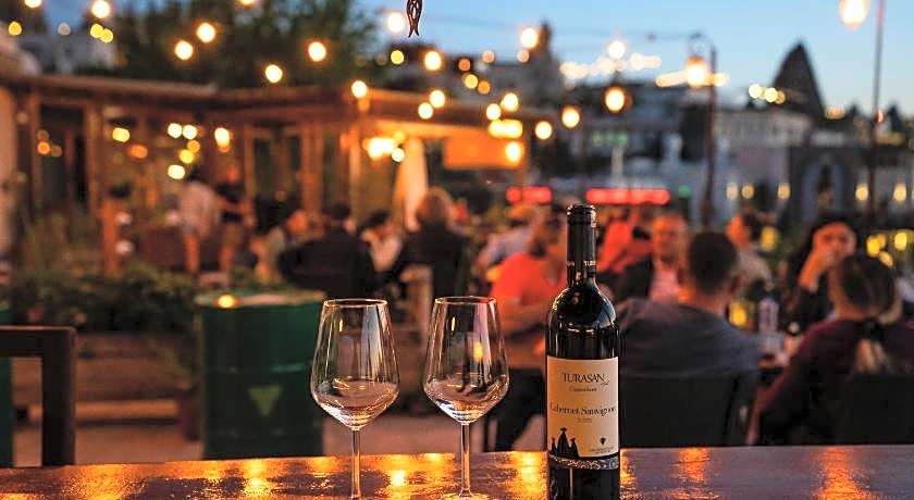 Nomads Cave Hotel & Rooftop