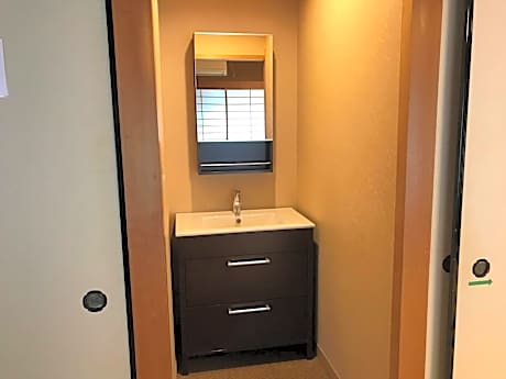 Family Room with Private Bathroom + Private Toilet with Mountain View (1-8 futon beds)