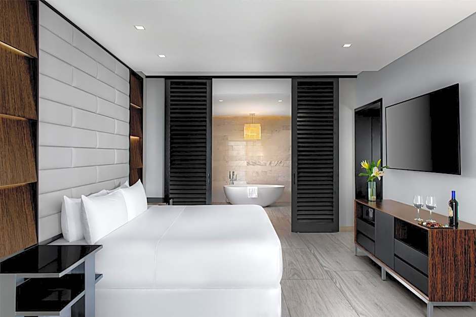 Photo 1 of 9 of Presidential 1 King Bed Suite