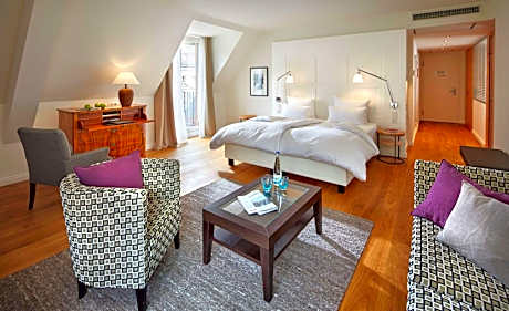 Junior Suite with Garden View