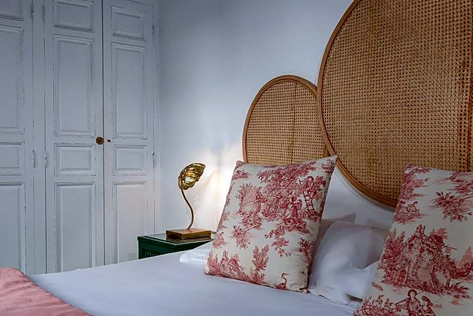 Riad Le J