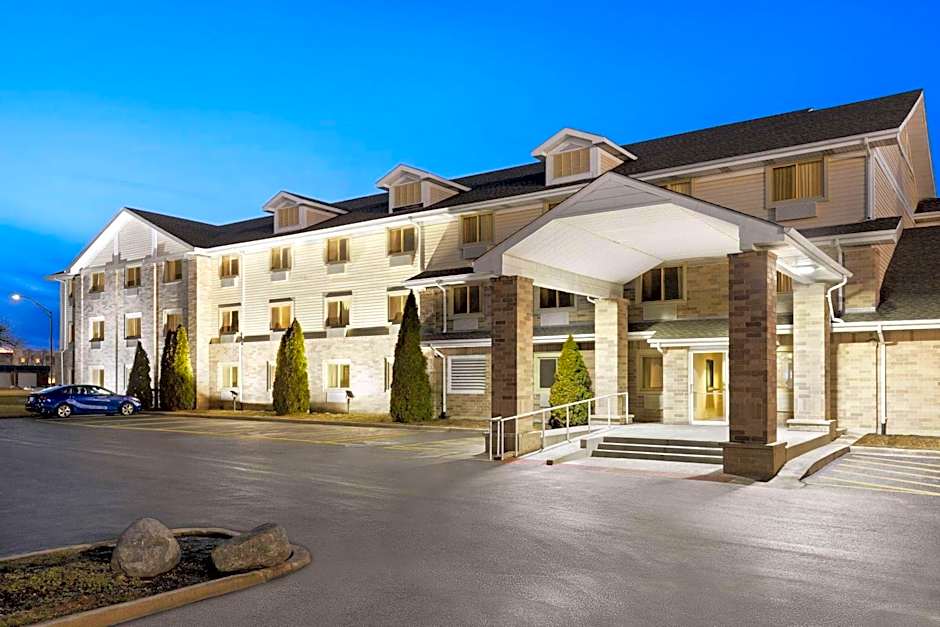Super 8 by Wyndham Joliet I-55 N/Chicago
