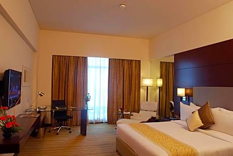Executive Room - Complimentary 2 pints of Beer/2 servings of IMFL/1 glass of domestic wine & 20% off on F&B