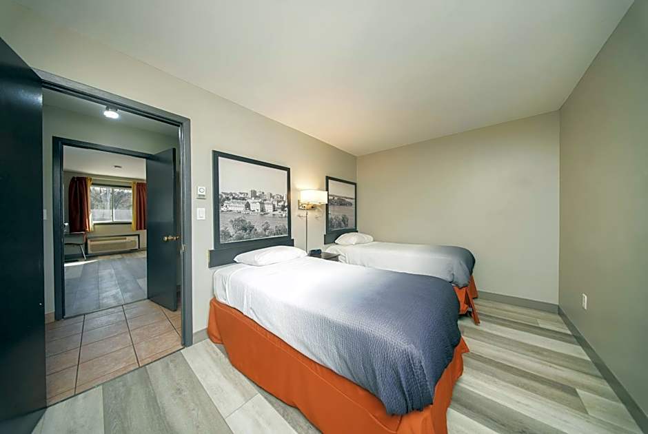 Super 8 by Wyndham Kingston